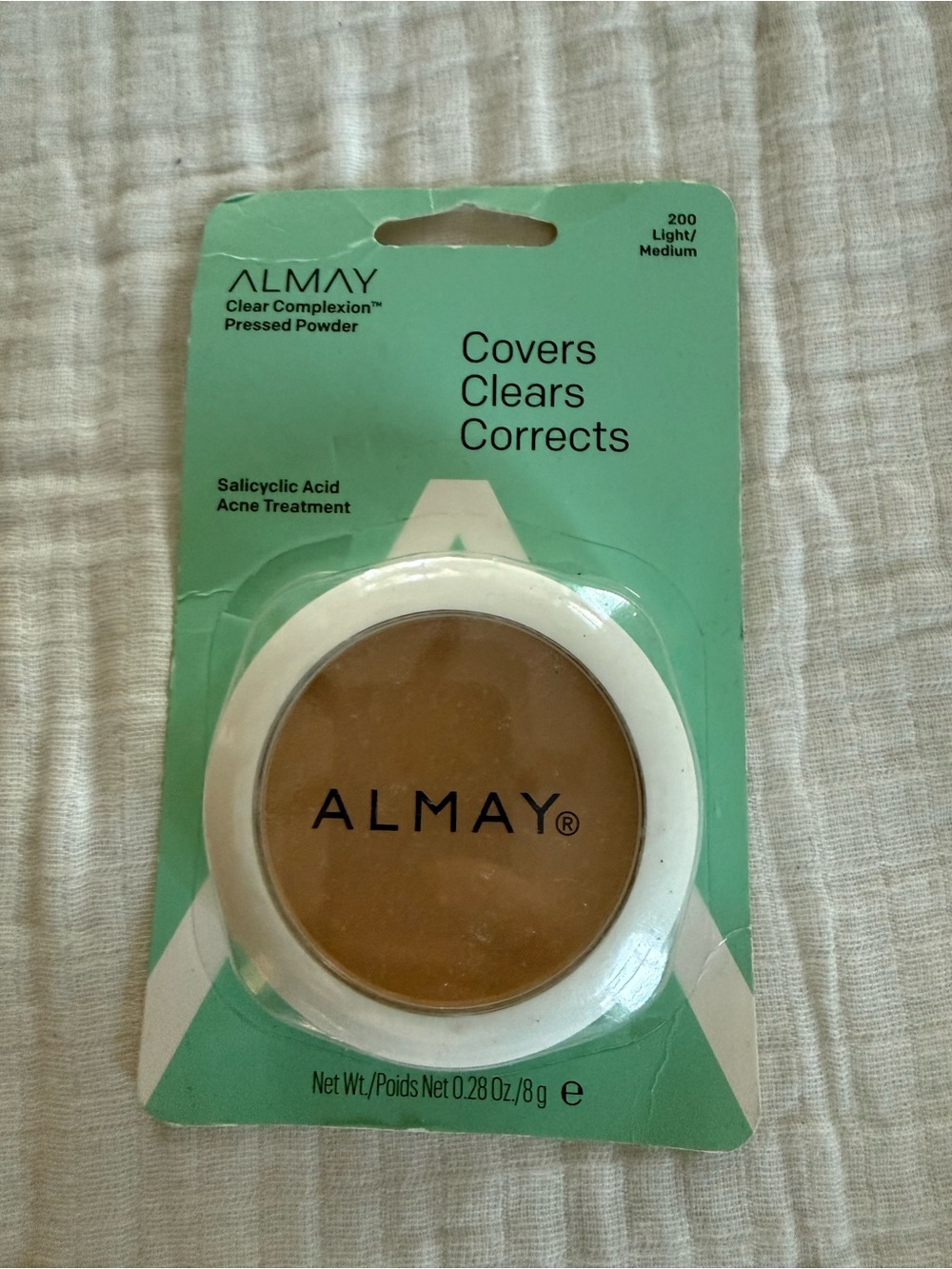 New Almay Clear Complexion Pressed Powder in 200 Light/Medium